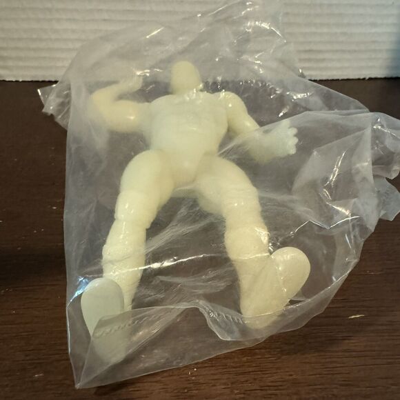 1999 Killer Kowalski Glow In The Dark Legends Of Wrestling Action Figure - Picture 8 of 8